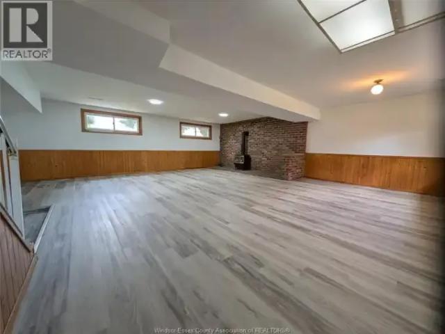 For Rent 3 Bedroom Apartment Windsor ON DS103091764