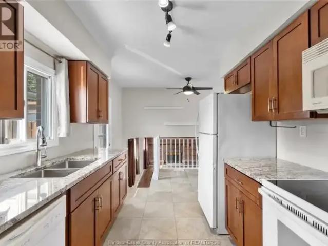 For Rent 3 Bedroom Apartment Windsor ON DS104864183