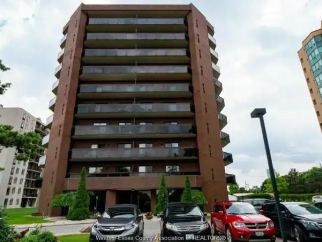 For Rent 3 Bedroom Apartment Windsor ON DS105004699