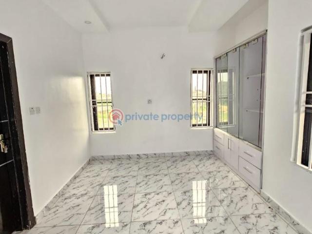 For rent: 3 bedroom Block Of Flats Ups Millennium Gbagada Lagos PID: 1PBWCJ | Private Property Nigeria