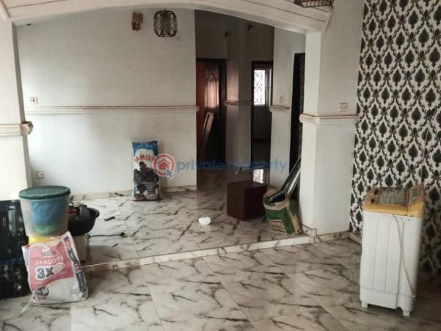 For rent: 3 bedroom Block Of Flats Yidi Area, Before Elebu, Akala Express Ibadan Oyo PID: 0PCNKV | Private Property Nigeria