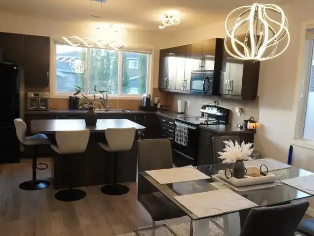 For Rent 3 Bedroom House Cochrane AB DLS103060437