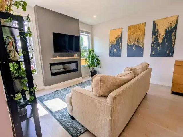 For Rent 3 Bedroom House Cochrane AB DS104182035