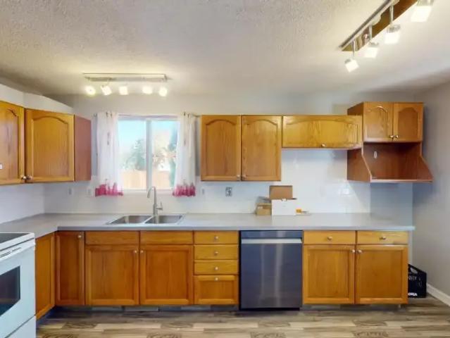 For Rent 3 Bedroom House Calgary AB DLS102846520