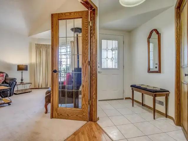 For Rent 3 Bedroom House Calgary AB DLS102846261