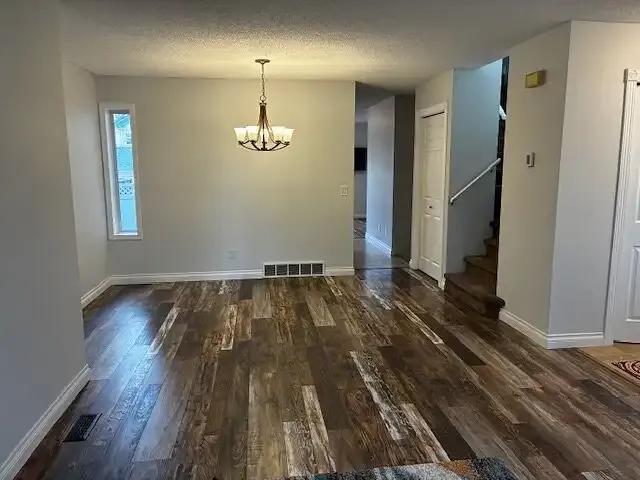 For Rent 3 Bedroom House Calgary AB DS100941055