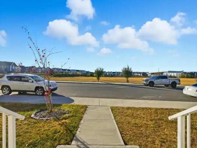 For Rent 3 Bedroom House Calgary AB DS101441513