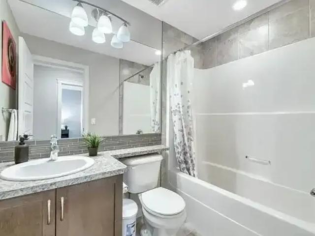 For Rent 3 Bedroom House Calgary AB DS102468286