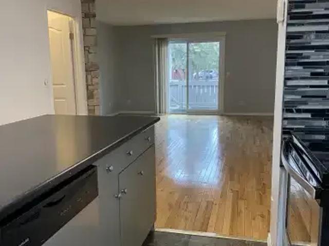 For Rent 3 Bedroom House Calgary AB DS102518779