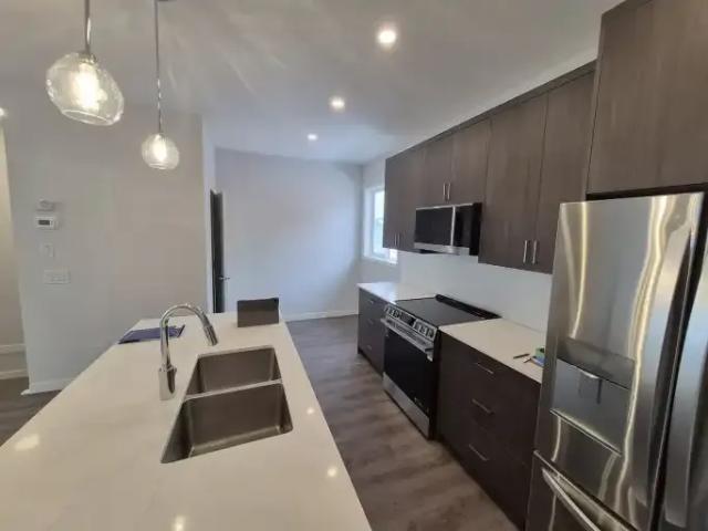 For Rent 3 Bedroom House Calgary AB DS102518809