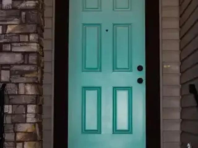 For Rent 3 Bedroom House Calgary AB DS102700819