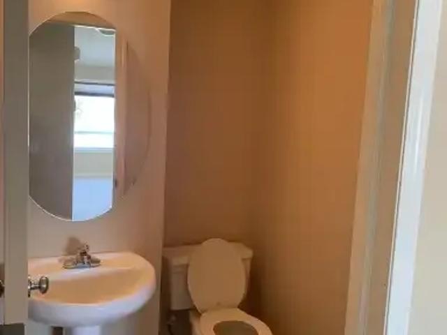 For Rent 3 Bedroom House Calgary AB DS103151559