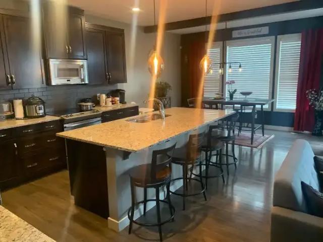 For Rent 3 Bedroom House Calgary AB DS103215829