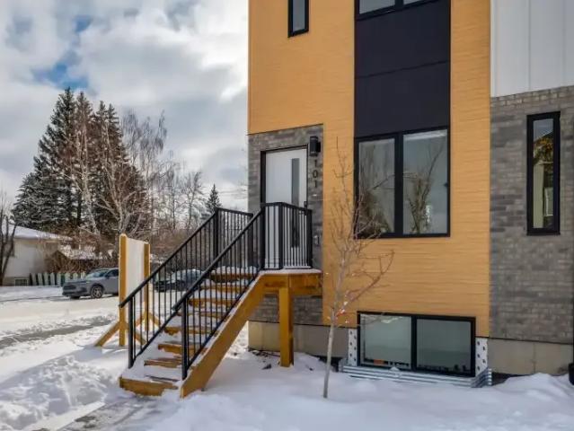 For Rent 3 Bedroom House Calgary AB DS103355169