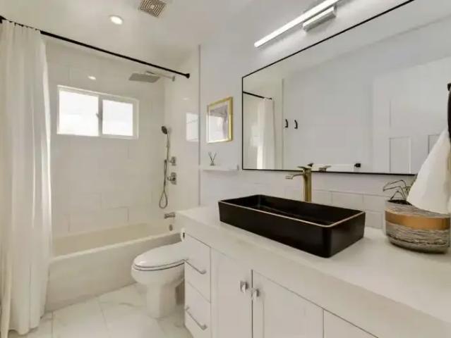 For Rent 3 Bedroom House Calgary AB DS103322842