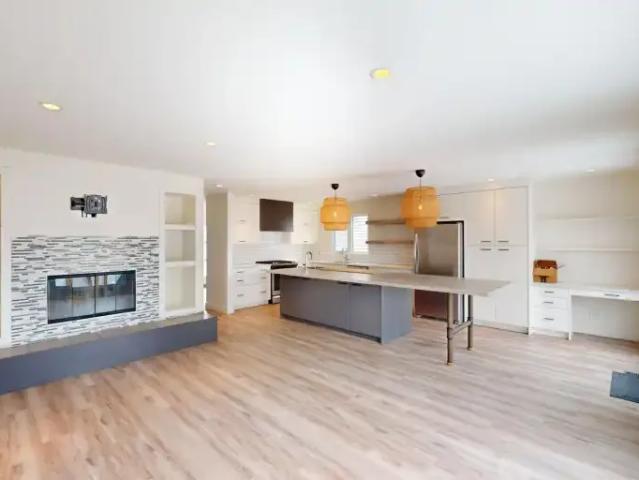 For Rent 3 Bedroom House Calgary AB DS103338467