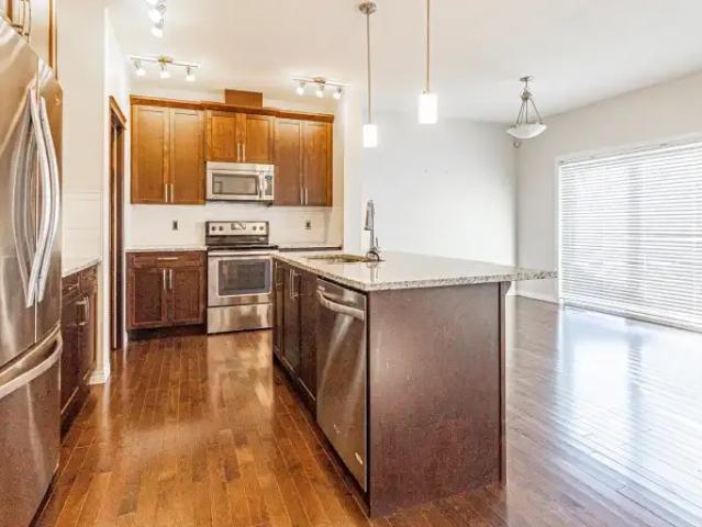 For Rent 3 Bedroom House Calgary AB DS103840183