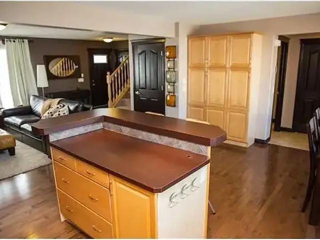 For Rent 3 Bedroom House Calgary AB DS103958671