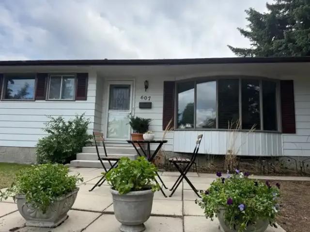 For Rent 3 Bedroom House Calgary AB DS104180041