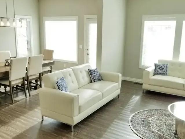 For Rent 3 Bedroom House Calgary AB DS104180223