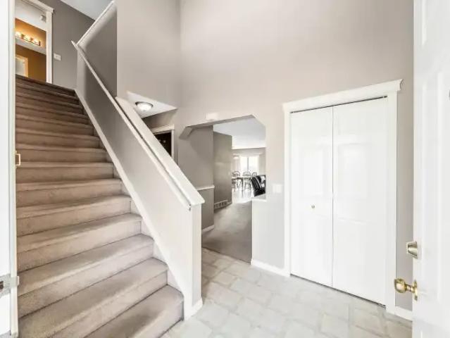 For Rent 3 Bedroom House Calgary AB DS104180449