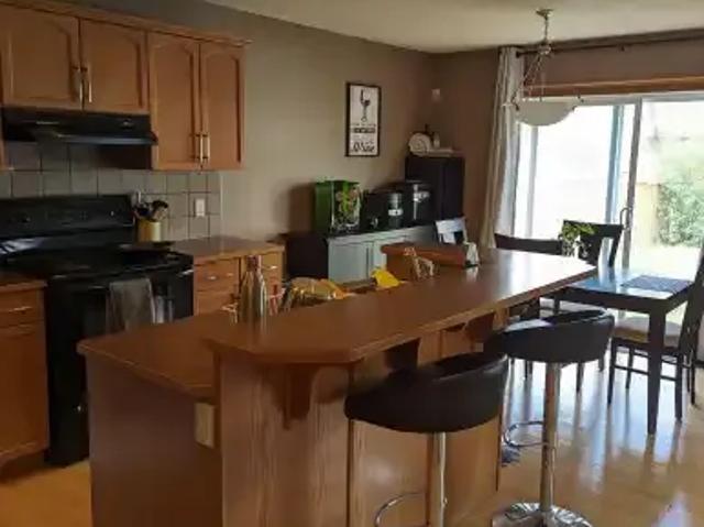 For Rent 3 Bedroom House Calgary AB DS104180741