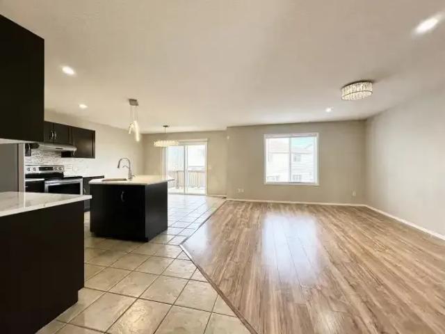 For Rent 3 Bedroom House Calgary AB DS104180947