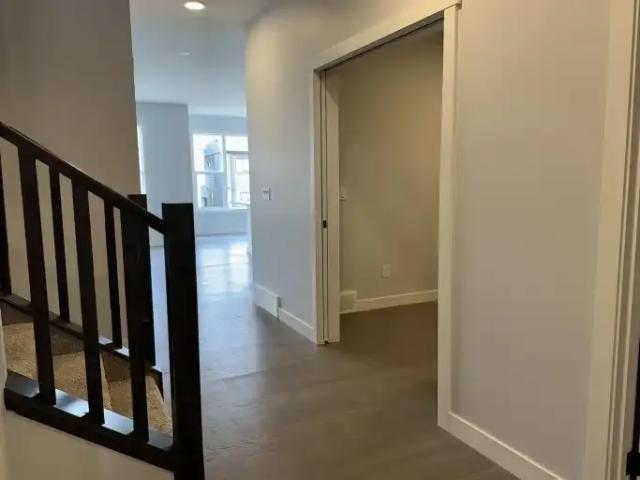 For Rent 3 Bedroom House Calgary AB DS104181080
