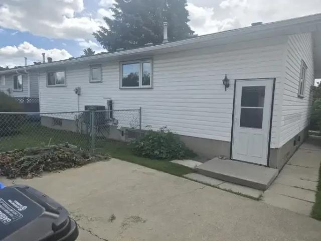 For Rent 3 Bedroom House Calgary AB DS104181801
