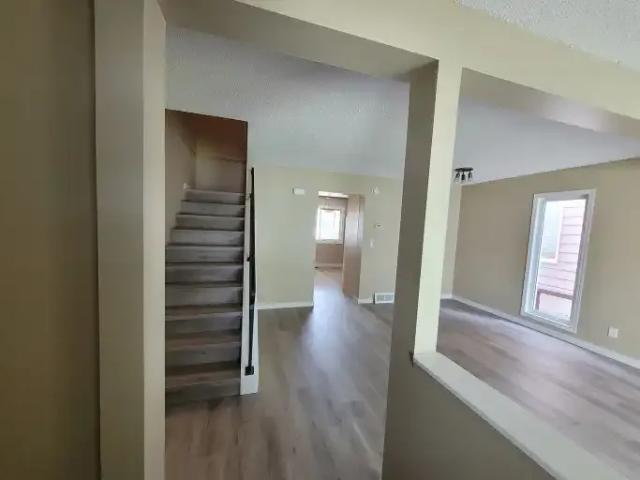 For Rent 3 Bedroom House Calgary AB DS104182419