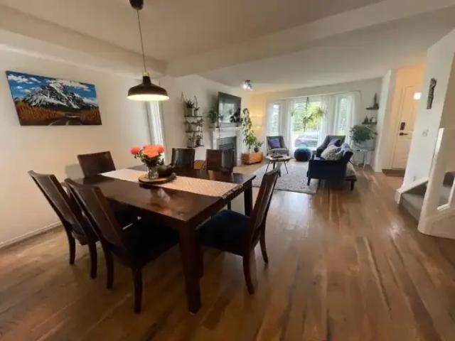 For Rent 3 Bedroom House Calgary AB DS104182574