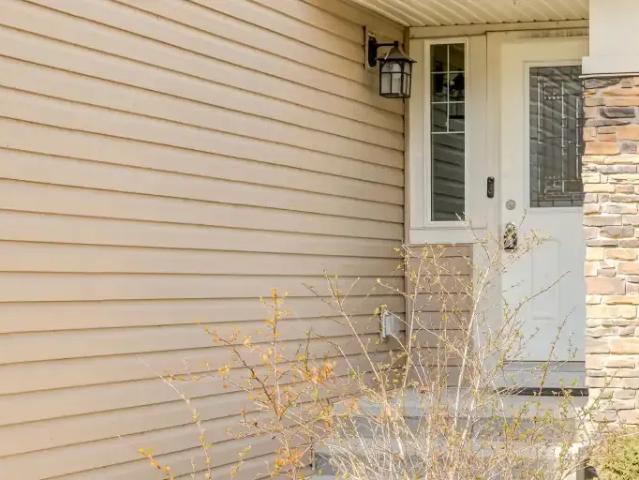 For Rent 3 Bedroom House Calgary AB DS104257218