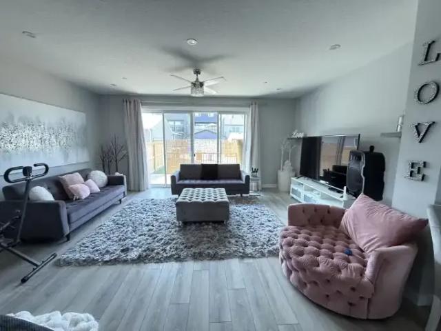 For Rent 3 Bedroom House Calgary AB DS104292174