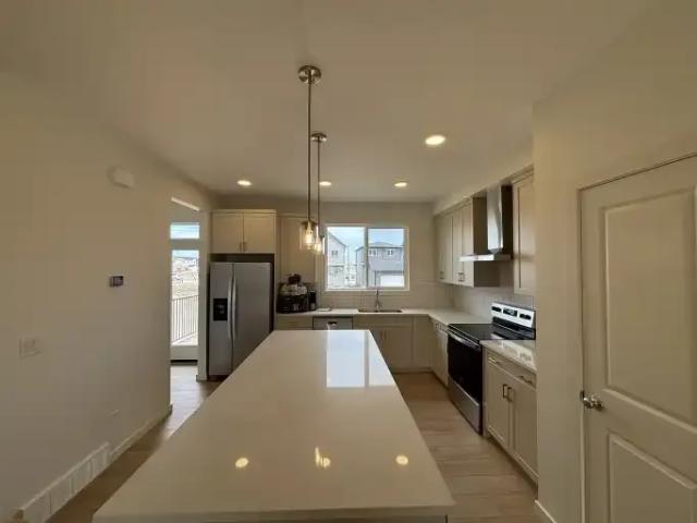 For Rent 3 Bedroom House Calgary AB DS104224145