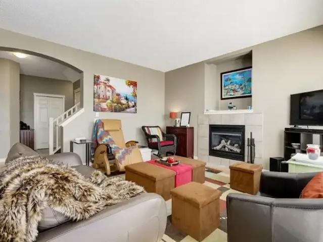 For Rent 3 Bedroom House Calgary AB DS104224369