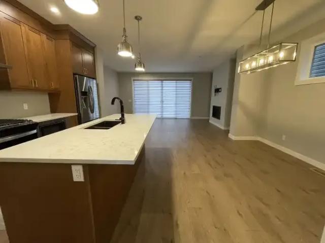 For Rent 3 Bedroom House Calgary AB DS104224373