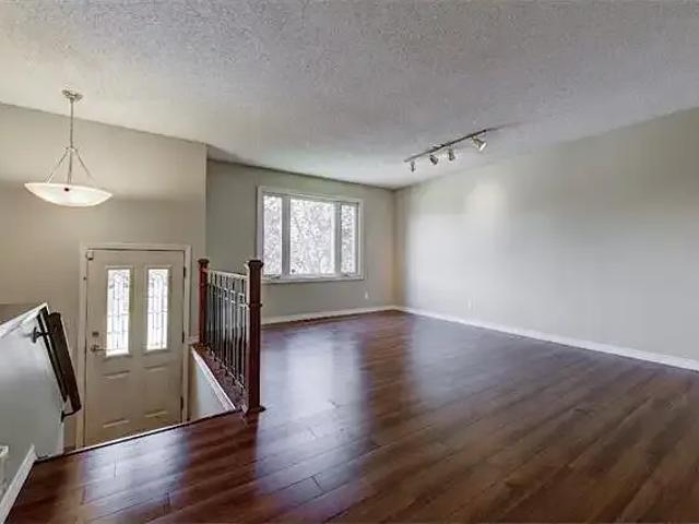 For Rent 3 Bedroom House Calgary AB DS104322147