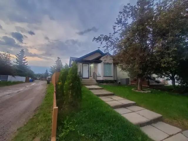 For Rent 3 Bedroom House Calgary AB DS104940788