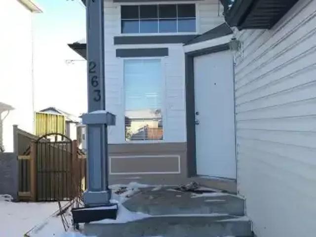 For Rent 3 Bedroom House Calgary AB DS104940823