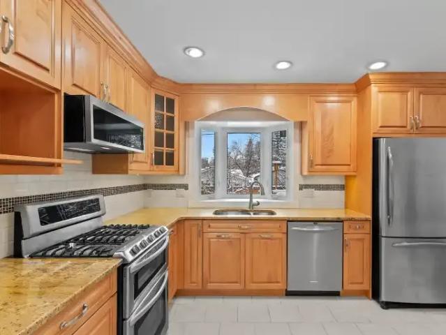 For Rent 3 Bedroom House Calgary AB DS105185399