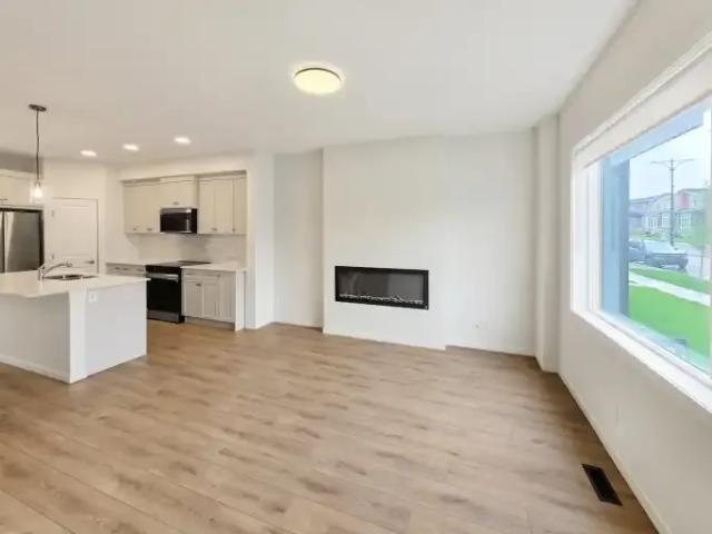 For Rent 3 Bedroom House Airdrie AB DS102915162
