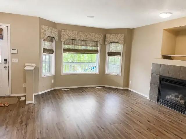 For Rent 3 Bedroom House Airdrie AB DS104182390