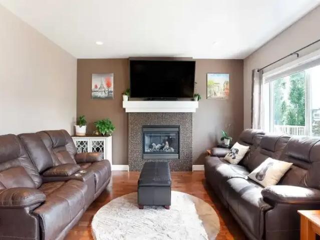 For Rent 3 Bedroom House Airdrie AB DS104401677