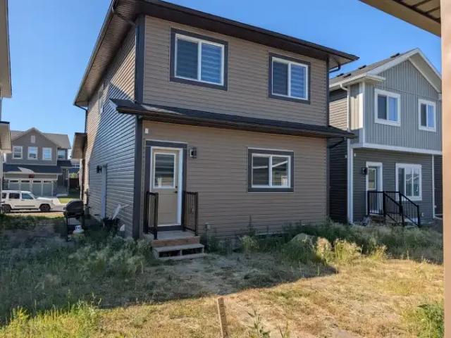 For Rent 3 Bedroom House Airdrie AB DS104841906