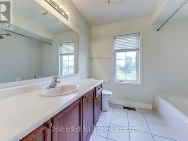 For Rent 3 Bedroom House Ajax ON DS102847348