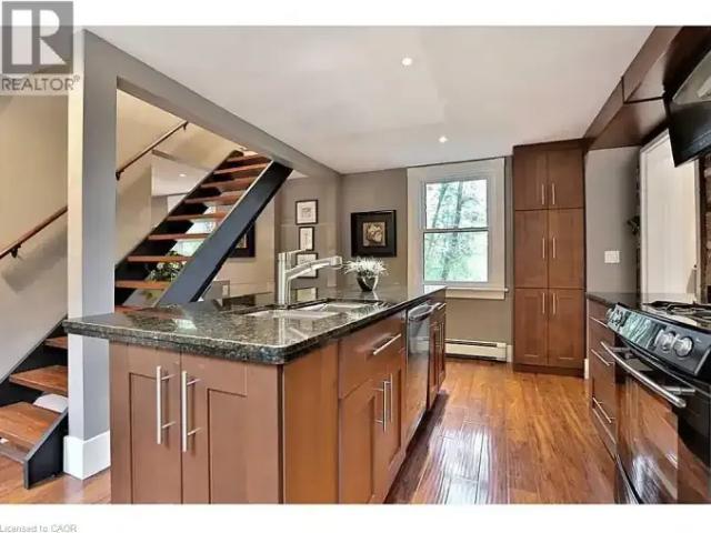For Rent 3 Bedroom House Burlington ON DLS102883576