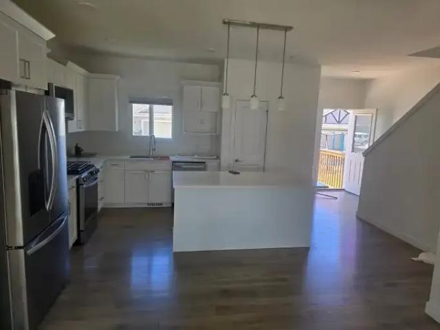 For Rent 3 Bedroom House Fort Saskatchewan AB DS104106727