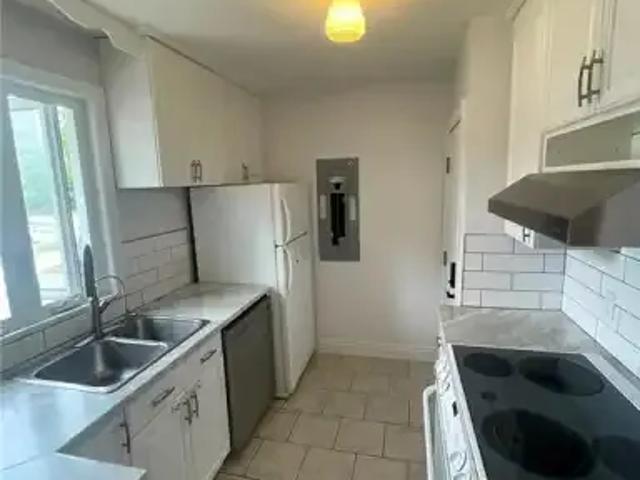 For Rent 3 Bedroom House Kitchener ON DS105004752