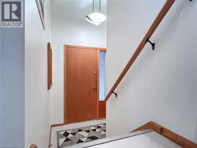 For Rent 3 Bedroom House Kitchener ON DS103322707