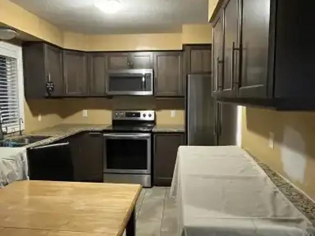 For Rent 3 Bedroom House Kitchener ON DS103542168